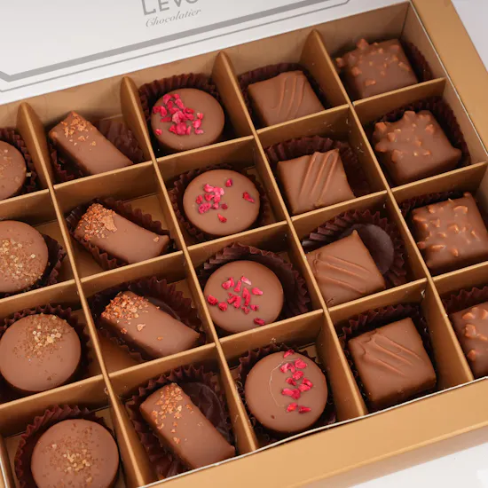 Levo Chocolate Small Box |Alstromeria Bouquet
