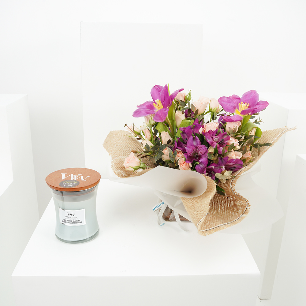 WoodWick Sagewood & Seagrass Medium Candle | Flowers 