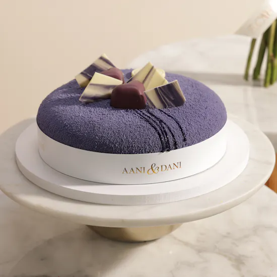 Aani & Dani Blue Velvet Cake | Tender Keepsake Flower Bouqute