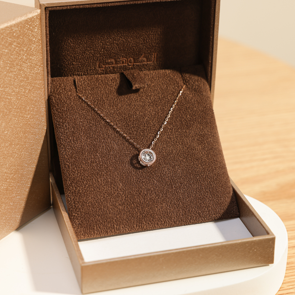 قلادة أمنية ذهب وردى من مجوهرات الكوهجي