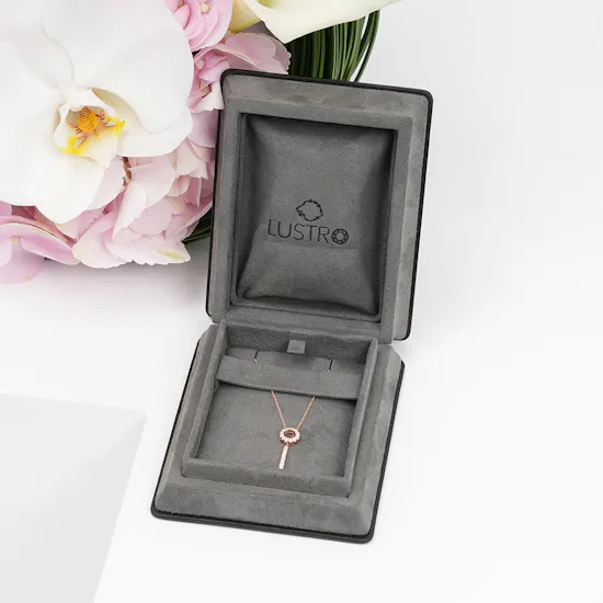 LUSTRO Jewelry with Delicate Florals
