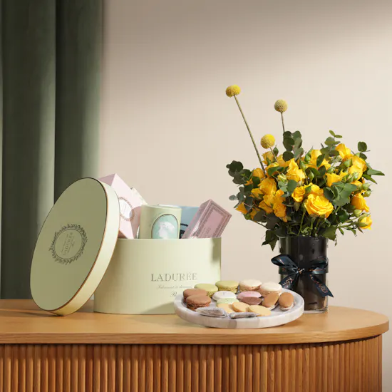 Ladurée Green Small Hamper Box | Classy Flowers Vase