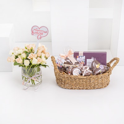 Lilac Mother's Day Basket & Flowers Vase