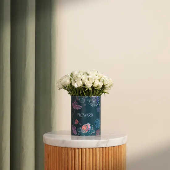Exquisite White Baby Rose Box | 25 Flowers