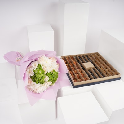 Nua Large Luxury Box | Delicate Bouquet
