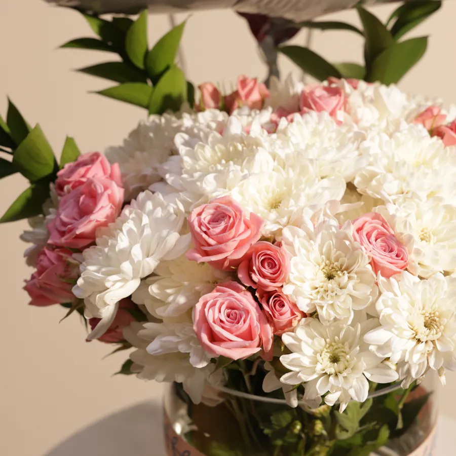 Elegant Flowers Vase | Balloons  4