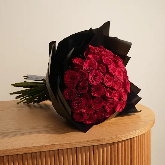Red Love Pulse Bouquet | 50 Flowers
