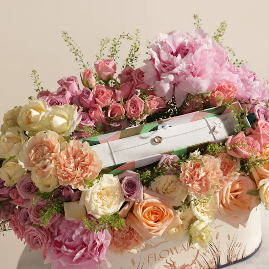 Miss L' by L'azurde Gold Twist Chain Bracelet | Delicate Flower Box