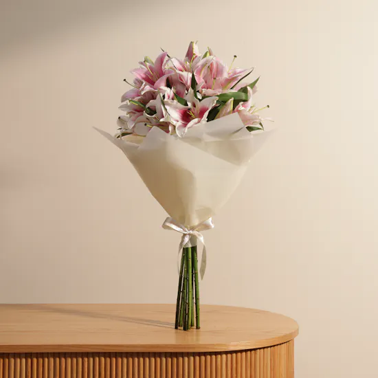 Lush Pink Lily Bouquet | 8 Flowers