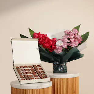 Floward Impressive Chocolate Medium Box | Magical Beauty Flower Bouquet