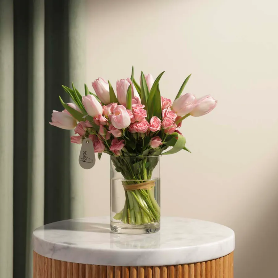 Tulip & Roses | Glass Vase 1