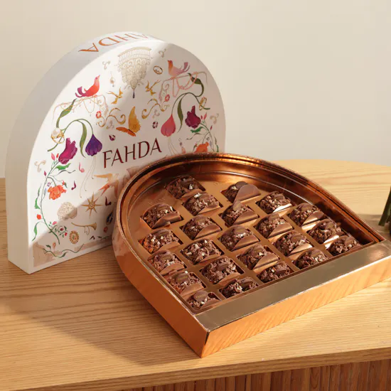Fahda Sweet Taco Box | Graceful Joy Rose Bouquet