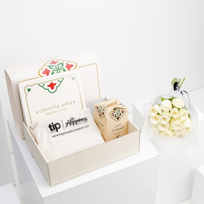 Tip of the day Ramadan Corner Box with 12 White Roses