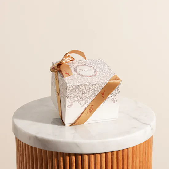 Ladurée Macarons Box | 16 Pieces