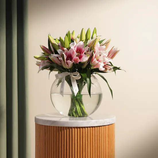 Amazing Pink Lily Vase | 20 Flowers