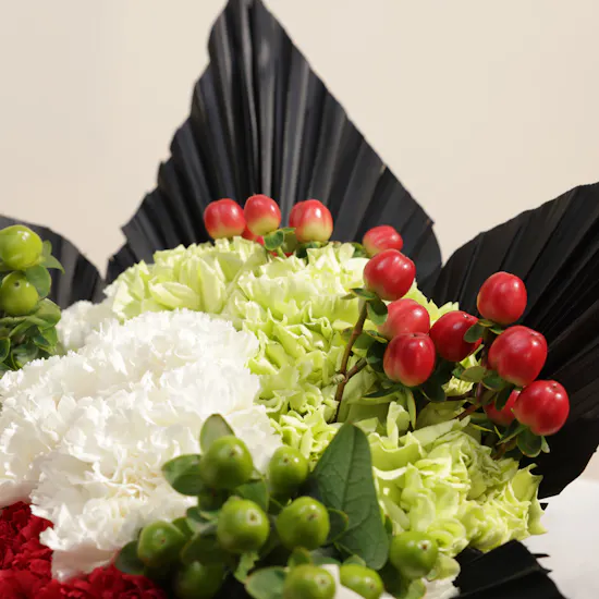 Splendor of Pride Flowers Vase