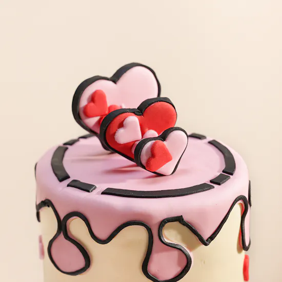 Floward Cartoon Love Cake | Happy Birthday Flowers