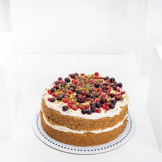 Yara's Corner Pistachio Mixed Berries Cake & Roses