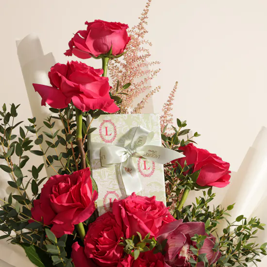 Ladurée Iconic Eugénie Gift Box | Flowers Bouquet