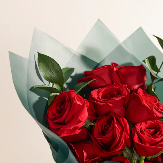 Nor Noyau Medium Black Velvet Chocolates Box | Bloom Royale Flower