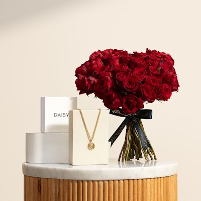 Daisy Gold Tone Sunflower Women's Necklace | Classic Heart Bouquet Daisy Gold Tone Sunflower Women's Necklace | Classic Heart Bouquet