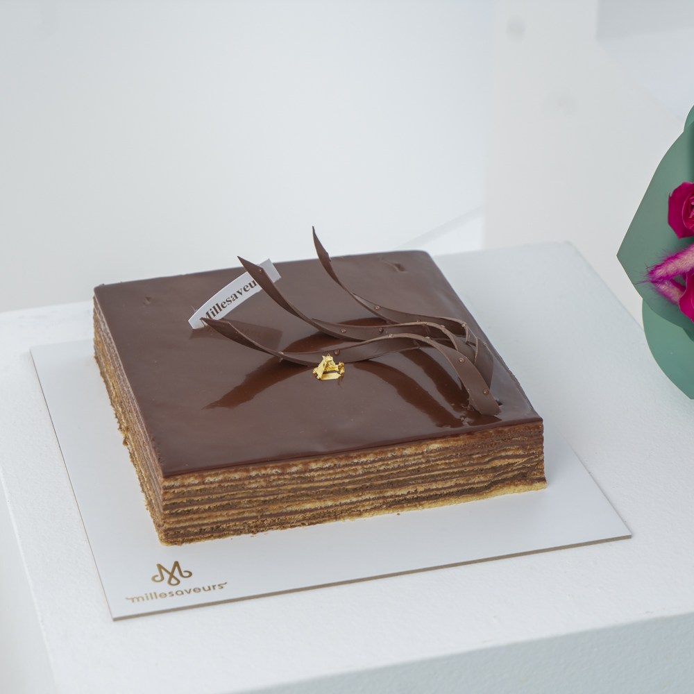 Millesaveurs  Cake & Fuchsia Roses 