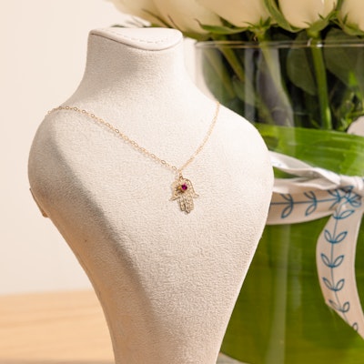 L'azurde Colored Stones Necklace | 25 White Roses