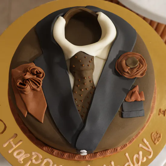 Floward Men's Birthday Cake | Dreamy Flower Vase