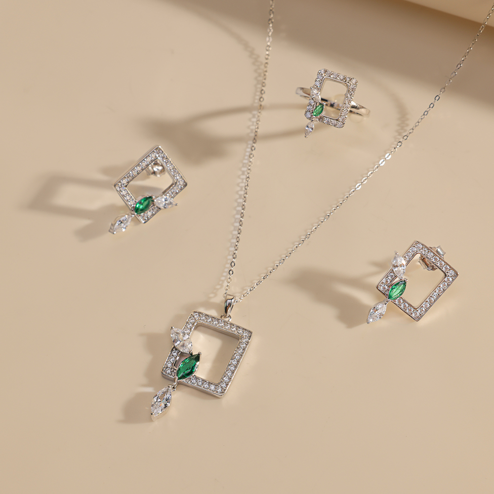 Floward Emerald Silver Jewelry Set