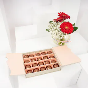 Floward Caramel Chocolate Box | Joy Vase Floward Caramel Chocolate Box | Joy Vase