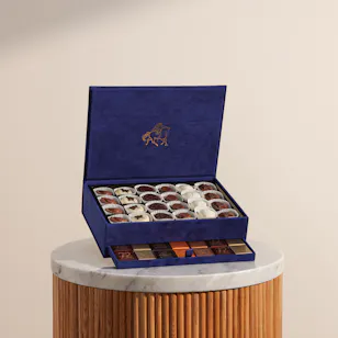 Godiva Large Luxury Velvet Navy Blue Chocolate Box Godiva Large Luxury Velvet Navy Blue Chocolate Box