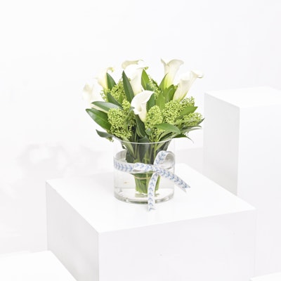 14 White Calla & skimmia | Glass Vase