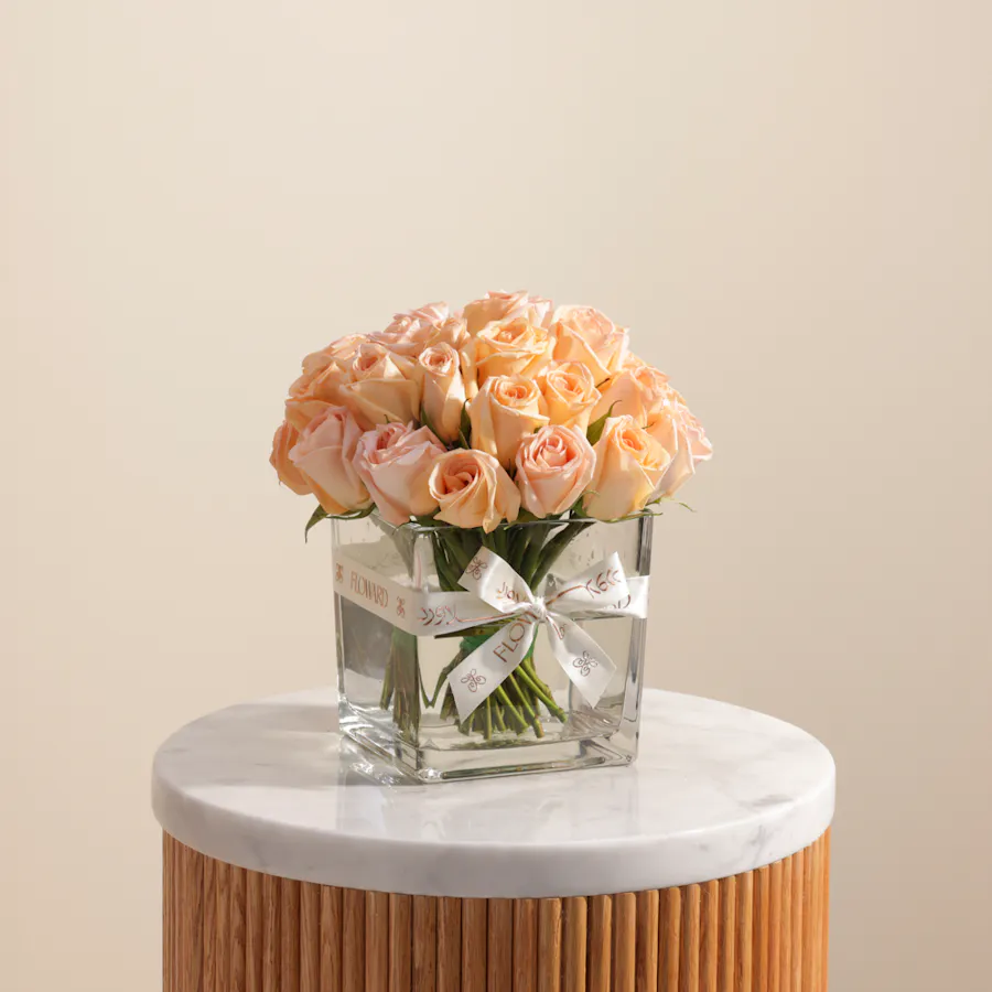 Elegant Peach Rose Vase | 35 Roses 4