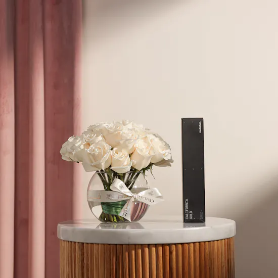 Mubkhar All Over Spray | White Roses Vase