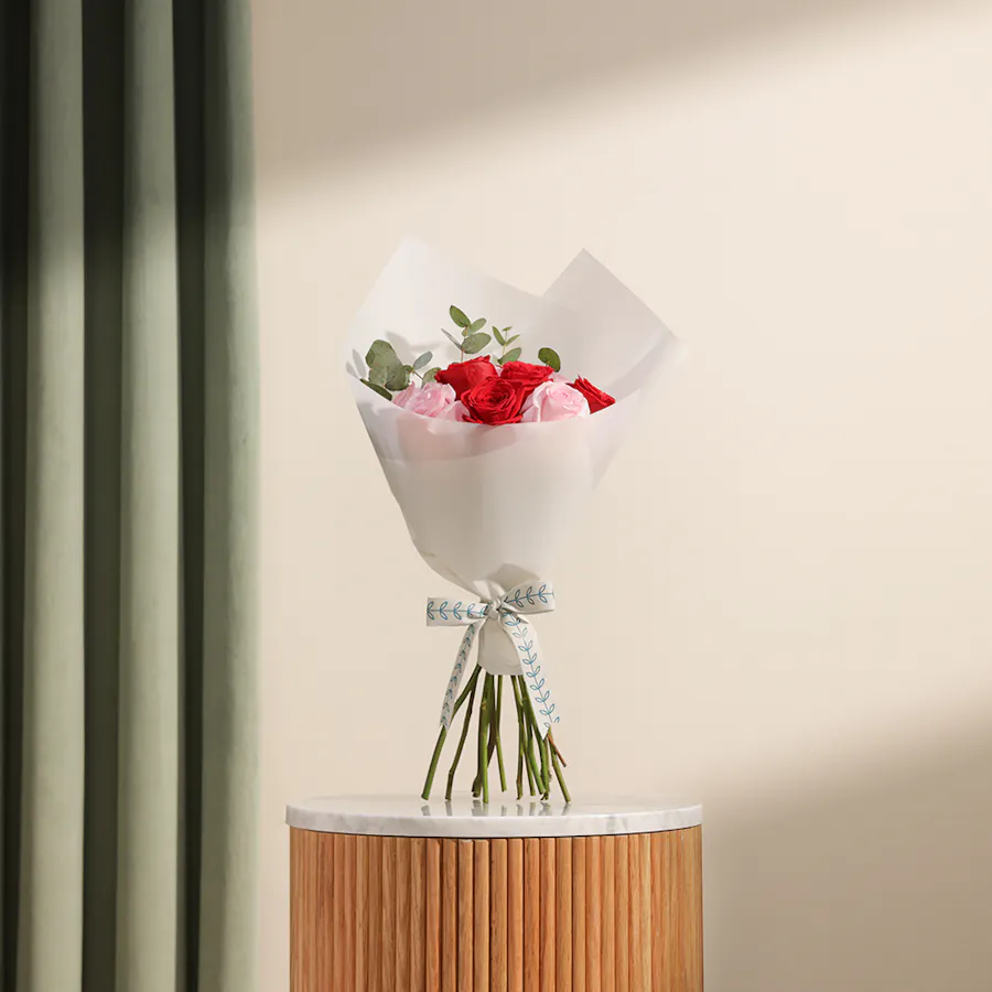 Captivating Red and Pink Roses Ensemble | 12 Flowers  3
