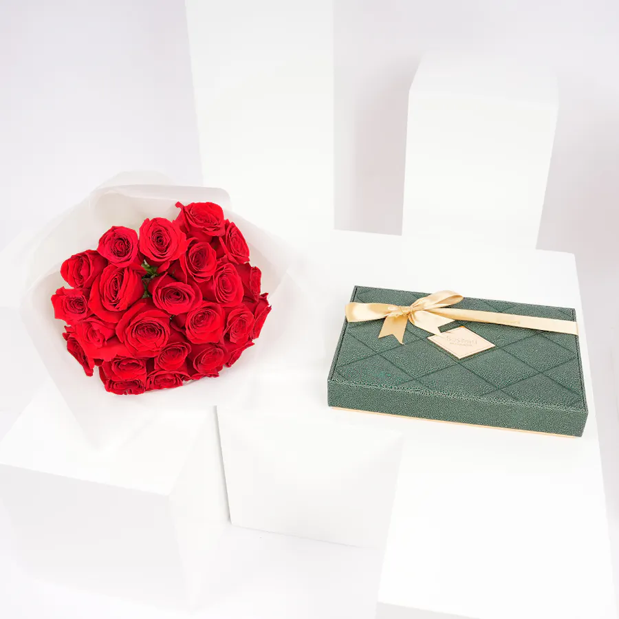 Bostani Green Leathered Small Box  | Red Roses 1