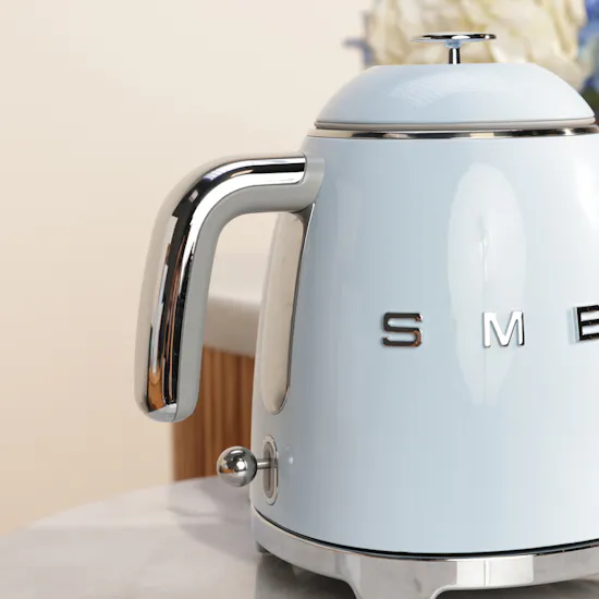 Smeg 50's Style Mini Kettle | Nostalgic Flowers Vase