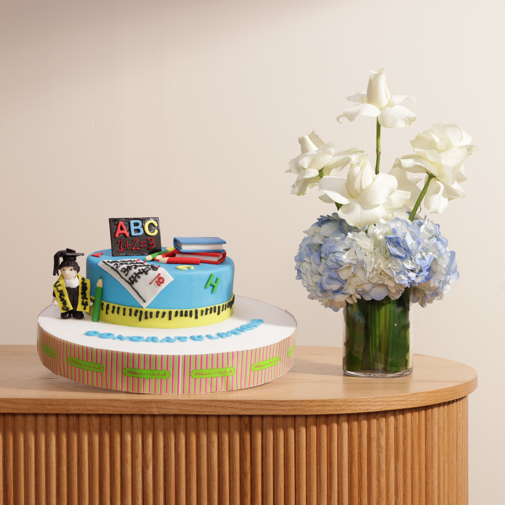 كيك االتخرج للأطفال من هلن | بريق التفوق