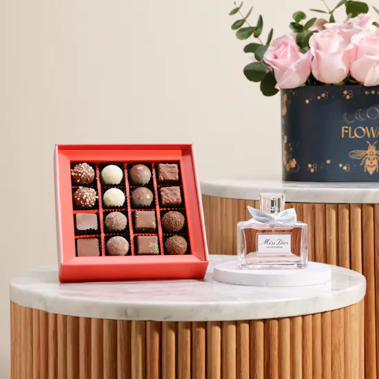 Sweet & Elegant Gift | Love Flowers Box