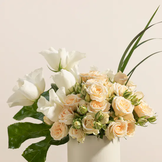 Pearl Glow Flower Box