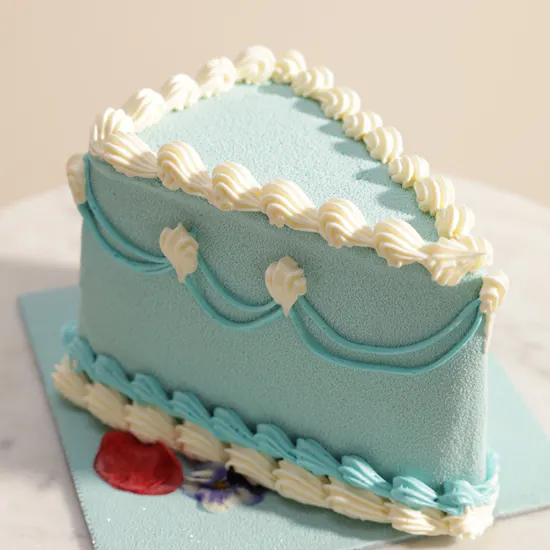 Sweet Atelier Blue Summer Cake