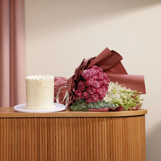 Sweetylicious Vanilla Cake | Bouquet
