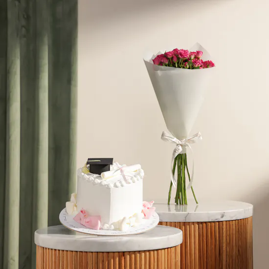 Floward Graduation Heart White Cake | The Proud Moment Flowerd