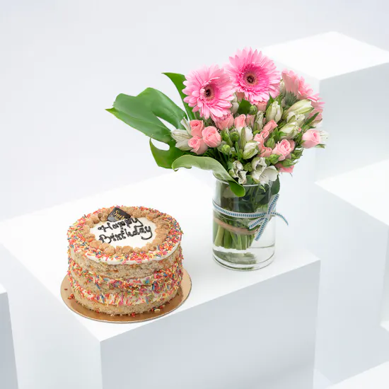 Sucre De Nada Vanilla Birthday Cake | Pink Blooms