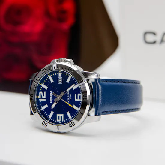 Casio Blue Leather men’s Watch with 12 Red Roses
