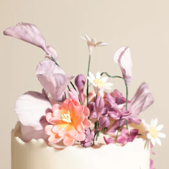 Decoraiting Memories Bloom Garden Cake