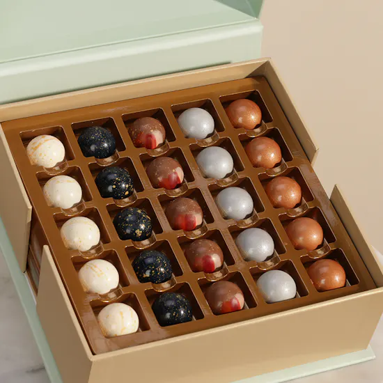 Nua Signature Arabesque Chocolate Box