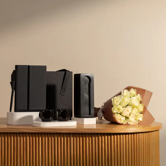Atom Nespresso Premium Package | Endless Purity Roses Bouquet