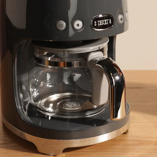 Smeg 50's Style Drip Filter Coffee Machine | Attractive Flower Bouquet