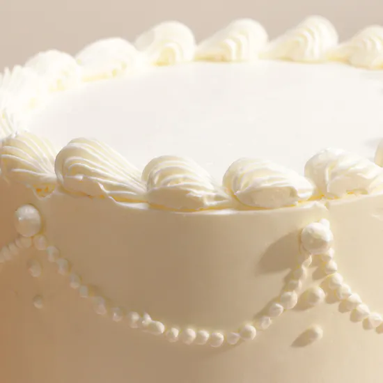 Sweetylicious Vanilla Cake | Bouquet
